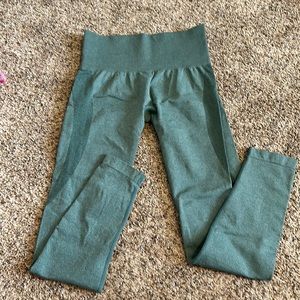 NVGTN Butt Scrunch Leggings